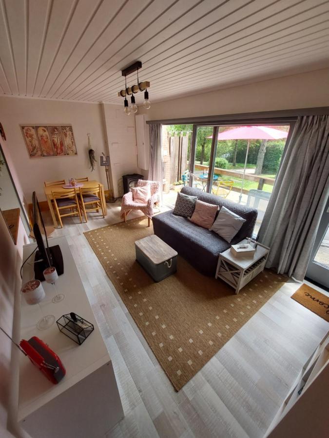 Le Petit Chalet - Bungalow Waulsort Bagian luar foto