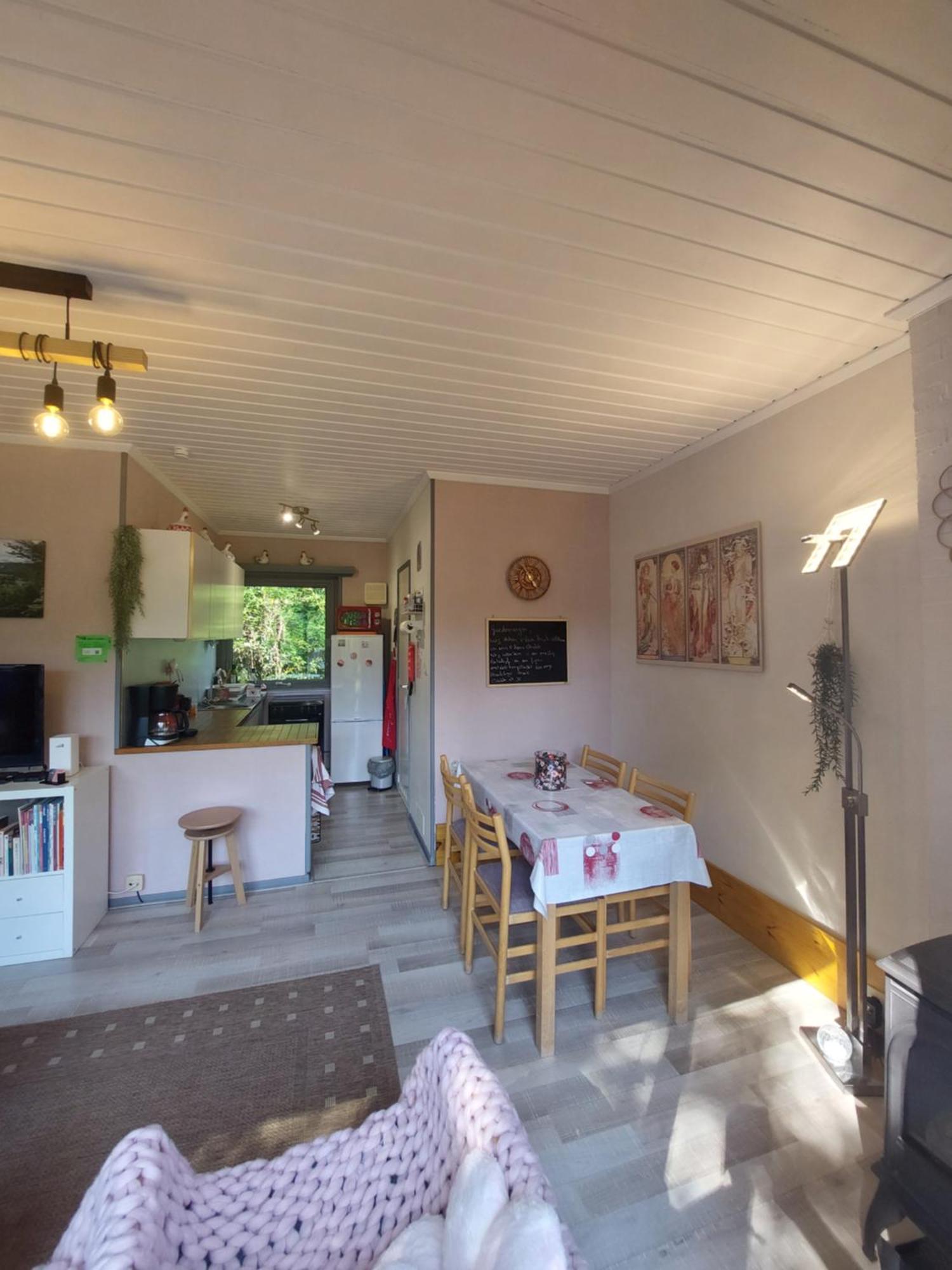 Le Petit Chalet - Bungalow Waulsort Bagian luar foto